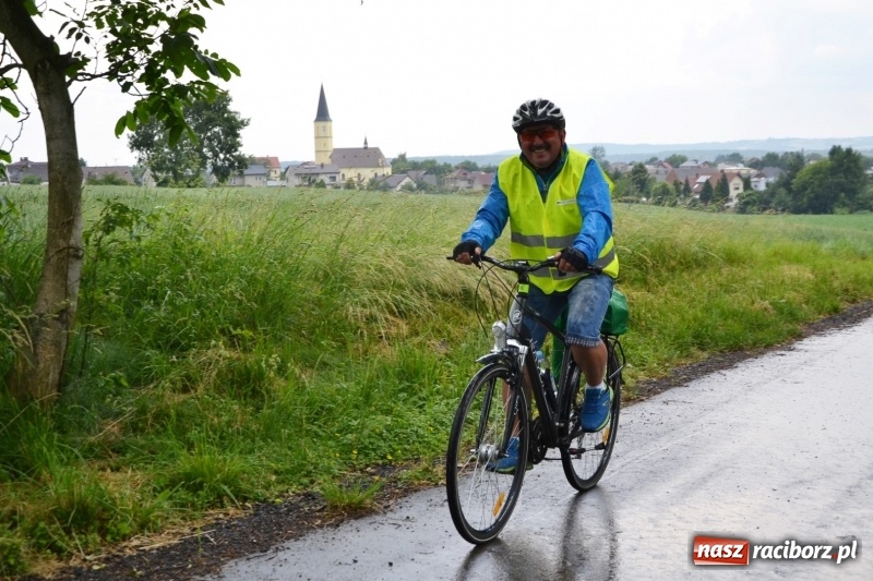 Zdjęcie w galerii na portalu naszraciborz.pl: Wiosenny wiatr i deszcz. Rajd gmin partnerskich po pograniczu  wiadomości z regionu