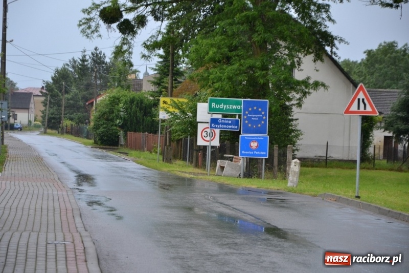 Zdjęcie w galerii na portalu naszraciborz.pl: Wiosenny wiatr i deszcz. Rajd gmin partnerskich po pograniczu  wiadomości z regionu