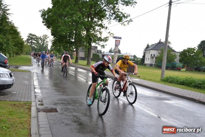 Zdjęcie w galerii na portalu naszraciborz.pl: Wiosenny wiatr i deszcz. Rajd gmin partnerskich po pograniczu  wiadomości z regionu