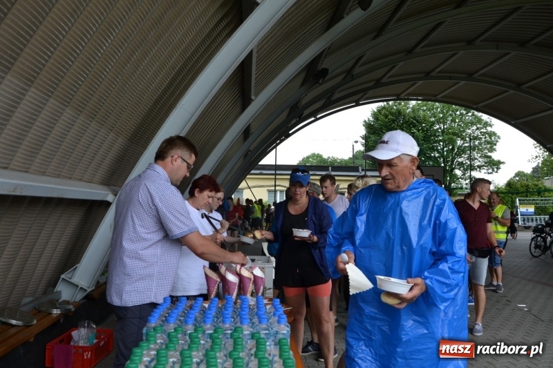 Zdjęcie w galerii na portalu naszraciborz.pl: Wiosenny wiatr i deszcz. Rajd gmin partnerskich po pograniczu  wiadomości z regionu