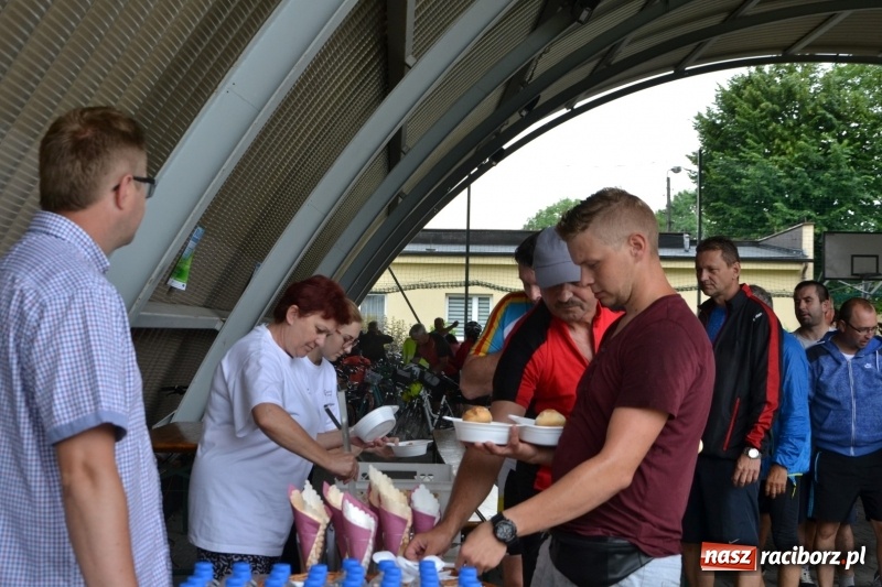 Zdjęcie w galerii na portalu naszraciborz.pl: Wiosenny wiatr i deszcz. Rajd gmin partnerskich po pograniczu  wiadomości z regionu