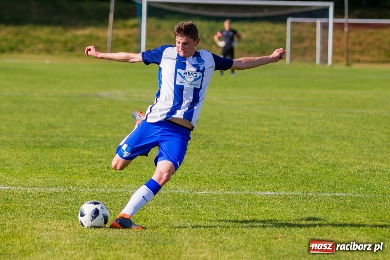 Zdjęcie w galerii na portalu naszraciborz.pl: Unia Racibórz wygrała z Goczałkowicami-Zdrój i nadal ma szanse na utrzymanie wiadomości z regionu