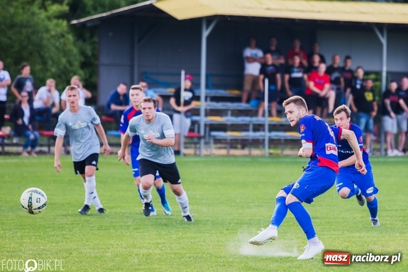 Zdjęcie w galerii na portalu naszraciborz.pl: Klasa okręgowa: Remis w meczu o życie wiadomości z regionu