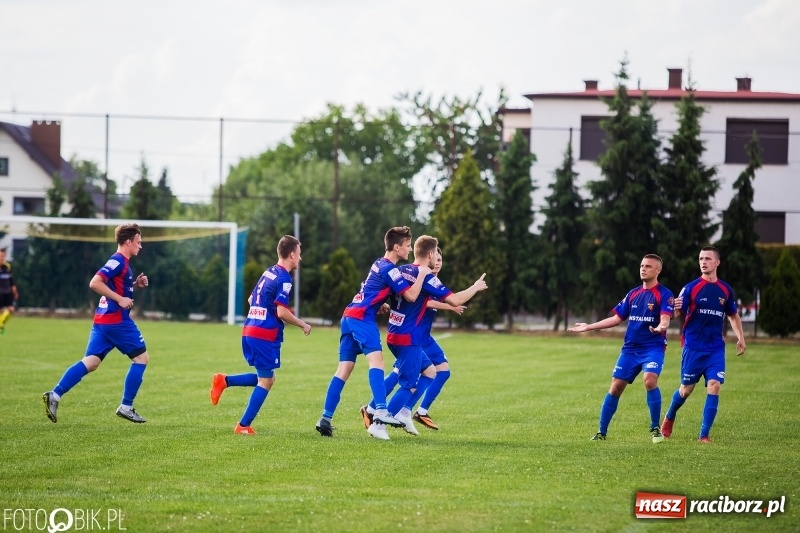 Zdjęcie w galerii na portalu naszraciborz.pl: Klasa okręgowa: Remis w meczu o życie wiadomości z regionu