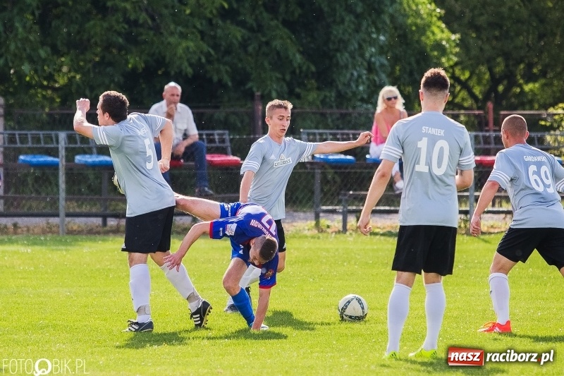 Zdjęcie w galerii na portalu naszraciborz.pl: Klasa okręgowa: Remis w meczu o życie wiadomości z regionu