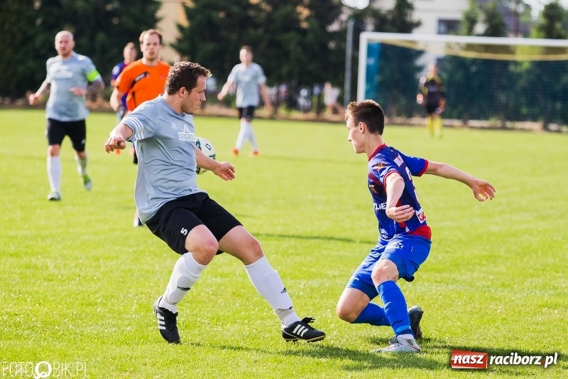 Zdjęcie w galerii na portalu naszraciborz.pl: Klasa okręgowa: Remis w meczu o życie wiadomości z regionu