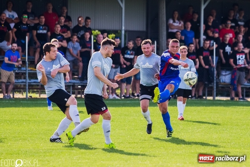 Zdjęcie w galerii na portalu naszraciborz.pl: Klasa okręgowa: Remis w meczu o życie wiadomości z regionu