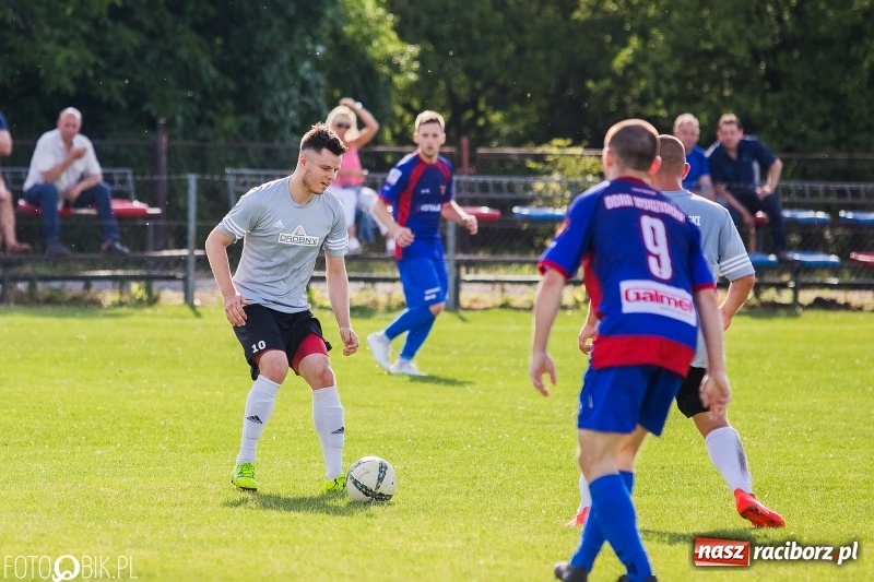 Zdjęcie w galerii na portalu naszraciborz.pl: Klasa okręgowa: Remis w meczu o życie wiadomości z regionu