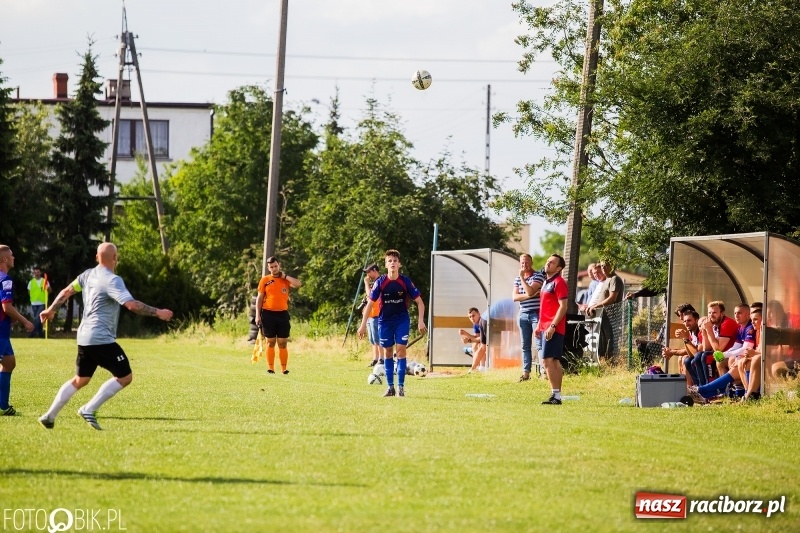 Zdjęcie w galerii na portalu naszraciborz.pl: Klasa okręgowa: Remis w meczu o życie wiadomości z regionu