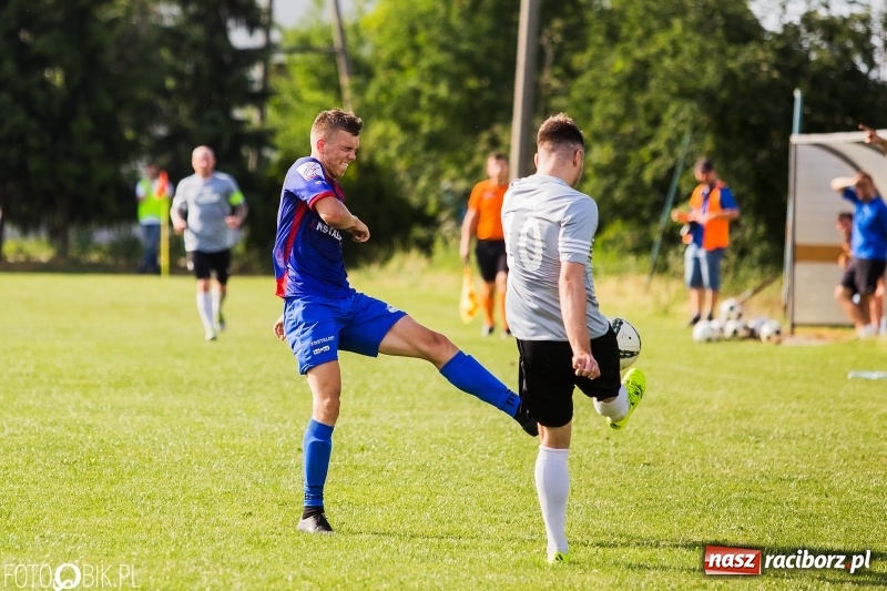 Zdjęcie w galerii na portalu naszraciborz.pl: Klasa okręgowa: Remis w meczu o życie wiadomości z regionu