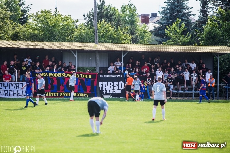 Zdjęcie w galerii na portalu naszraciborz.pl: Klasa okręgowa: Remis w meczu o życie wiadomości z regionu