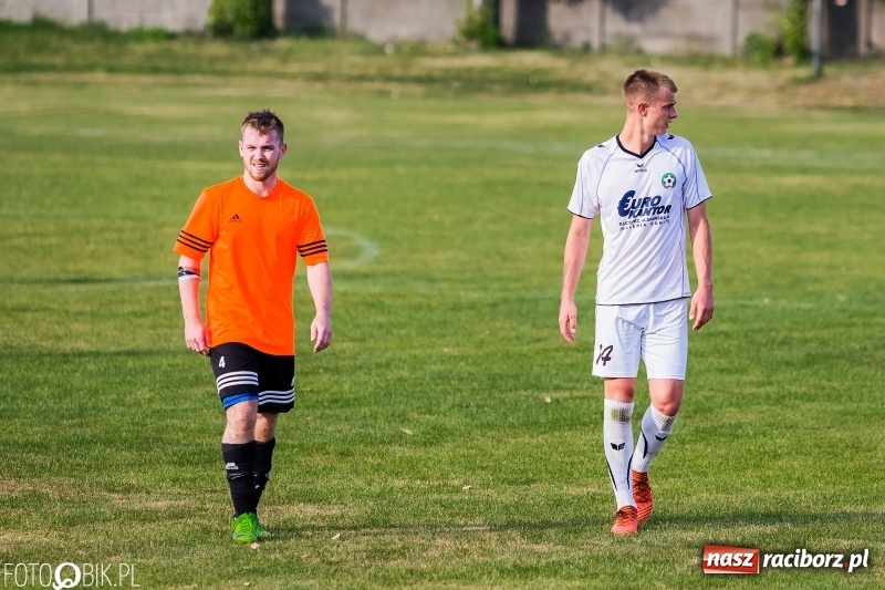 Zdjęcie w galerii na portalu naszraciborz.pl: A klasa: Zmiana sędziów nie pomogła. Tworków gładko pokonał Studzienną wiadomości z regionu