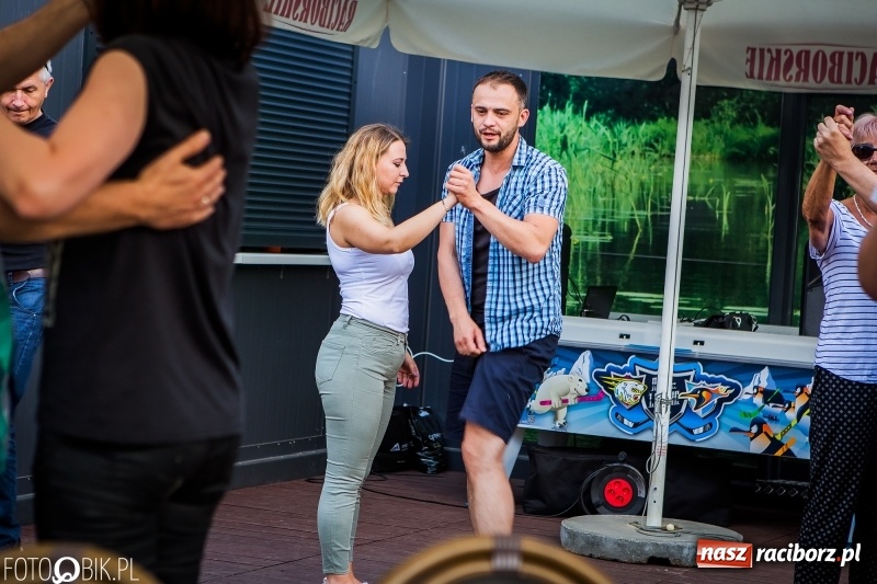 Zdjęcie w galerii na portalu naszraciborz.pl: Salsowe rytmy na plaży miejskiej w Raciborzu wiadomości z regionu
