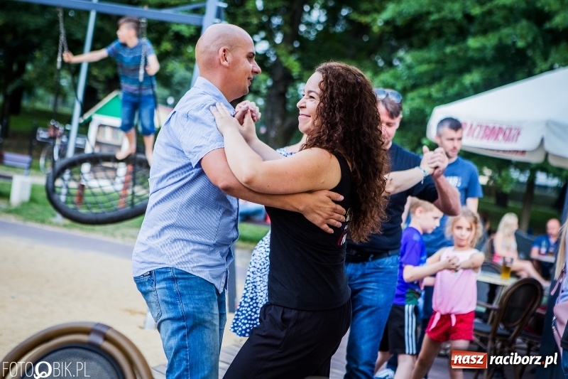 Zdjęcie w galerii na portalu naszraciborz.pl: Salsowe rytmy na plaży miejskiej w Raciborzu wiadomości z regionu
