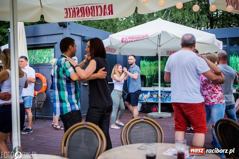 Zdjęcie w galerii na portalu naszraciborz.pl: Salsowe rytmy na plaży miejskiej w Raciborzu wiadomości z regionu