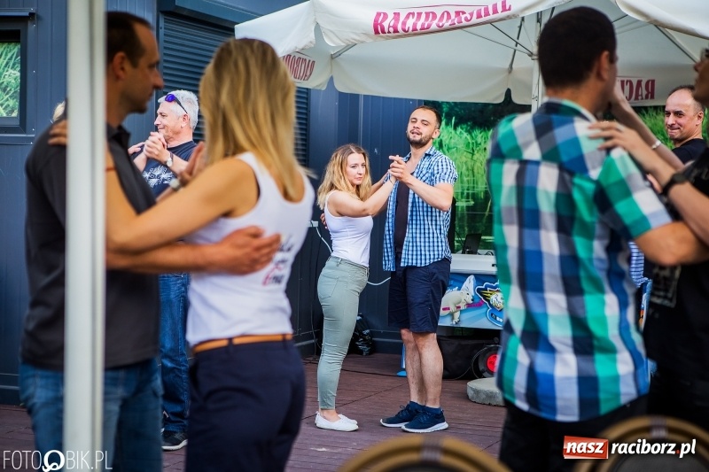 Zdjęcie w galerii na portalu naszraciborz.pl: Salsowe rytmy na plaży miejskiej w Raciborzu wiadomości z regionu