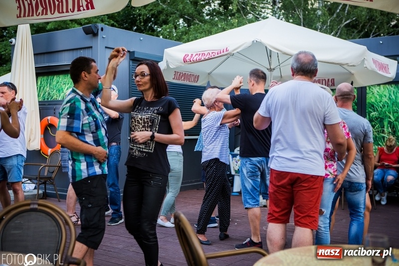 Zdjęcie w galerii na portalu naszraciborz.pl: Salsowe rytmy na plaży miejskiej w Raciborzu wiadomości z regionu