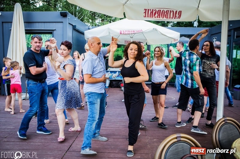 Zdjęcie w galerii na portalu naszraciborz.pl: Salsowe rytmy na plaży miejskiej w Raciborzu wiadomości z regionu