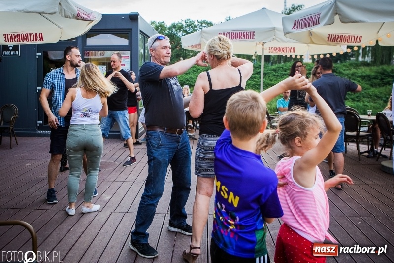 Zdjęcie w galerii na portalu naszraciborz.pl: Salsowe rytmy na plaży miejskiej w Raciborzu wiadomości z regionu