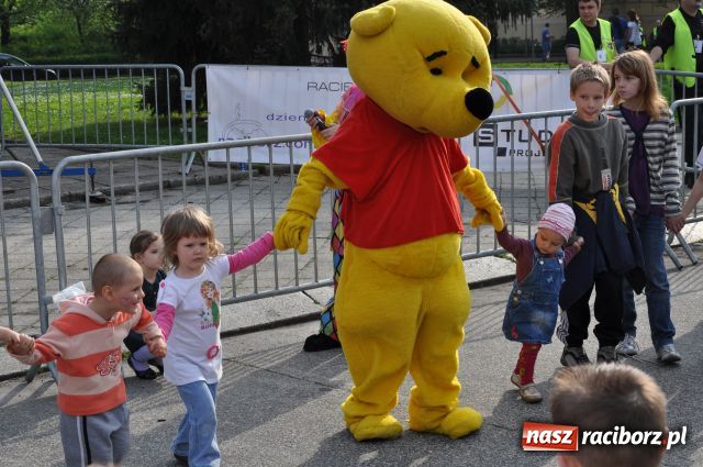 Zdjęcie w galerii na portalu naszraciborz.pl: Majówka: Tabu porwał do zabawy... wiadomości z regionu