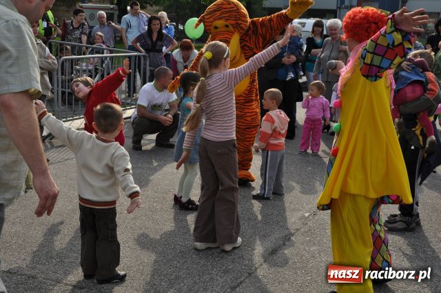Zdjęcie w galerii na portalu naszraciborz.pl: Majówka: Tabu porwał do zabawy... wiadomości z regionu