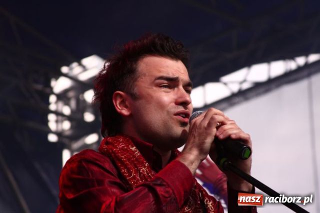 Zdjęcie w galerii na portalu naszraciborz.pl: Majówka: Tabu porwał do zabawy... wiadomości z regionu