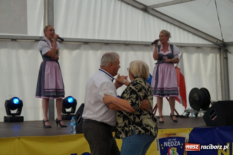 Zdjęcie w galerii na portalu naszraciborz.pl: Toby prosto z Monachium do Nędzy. Koncertowo na finał 110-lecia LKS w Nędzy  wiadomości z regionu