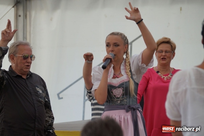 Zdjęcie w galerii na portalu naszraciborz.pl: Toby prosto z Monachium do Nędzy. Koncertowo na finał 110-lecia LKS w Nędzy  wiadomości z regionu