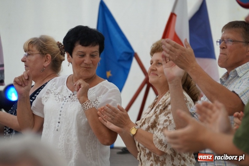 Zdjęcie w galerii na portalu naszraciborz.pl: Toby prosto z Monachium do Nędzy. Koncertowo na finał 110-lecia LKS w Nędzy  wiadomości z regionu