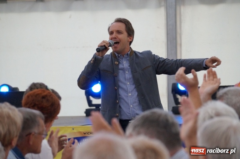 Zdjęcie w galerii na portalu naszraciborz.pl: Toby prosto z Monachium do Nędzy. Koncertowo na finał 110-lecia LKS w Nędzy  wiadomości z regionu