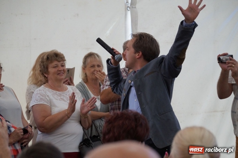 Zdjęcie w galerii na portalu naszraciborz.pl: Toby prosto z Monachium do Nędzy. Koncertowo na finał 110-lecia LKS w Nędzy  wiadomości z regionu