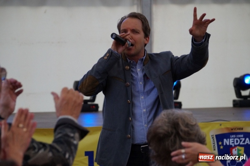 Zdjęcie w galerii na portalu naszraciborz.pl: Toby prosto z Monachium do Nędzy. Koncertowo na finał 110-lecia LKS w Nędzy  wiadomości z regionu