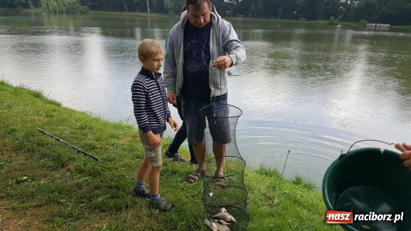 Zdjęcie w galerii na portalu naszraciborz.pl: Dzień Dziecka świętowali z wędkami wiadomości z regionu