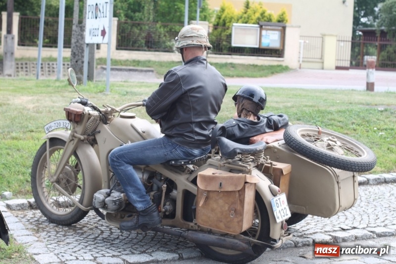 Zdjęcie w galerii na portalu naszraciborz.pl: Oldtimery zjechały dziś do Krzyżanowic  wiadomości z regionu