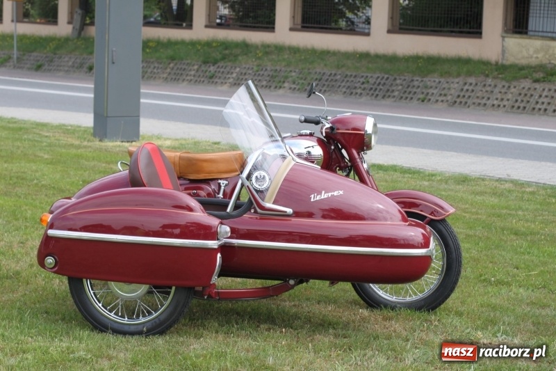 Zdjęcie w galerii na portalu naszraciborz.pl: Oldtimery zjechały dziś do Krzyżanowic  wiadomości z regionu