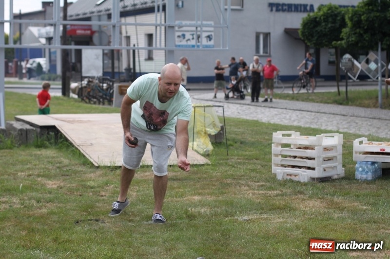 Zdjęcie w galerii na portalu naszraciborz.pl: Oldtimery zjechały dziś do Krzyżanowic  wiadomości z regionu