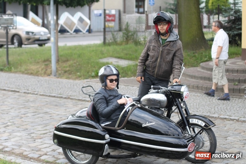 Zdjęcie w galerii na portalu naszraciborz.pl: Oldtimery zjechały dziś do Krzyżanowic  wiadomości z regionu