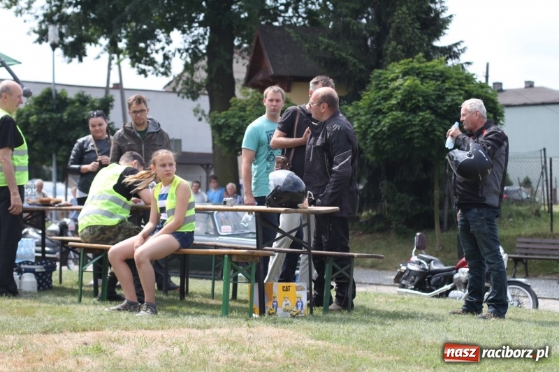 Zdjęcie w galerii na portalu naszraciborz.pl: Oldtimery zjechały dziś do Krzyżanowic  wiadomości z regionu
