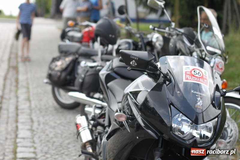 Zdjęcie w galerii na portalu naszraciborz.pl: Oldtimery zjechały dziś do Krzyżanowic  wiadomości z regionu