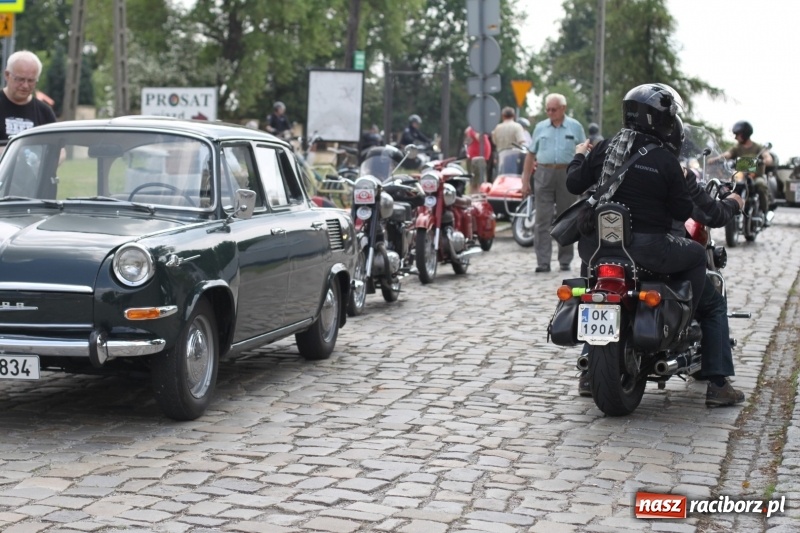 Zdjęcie w galerii na portalu naszraciborz.pl: Oldtimery zjechały dziś do Krzyżanowic  wiadomości z regionu