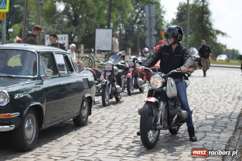 Zdjęcie w galerii na portalu naszraciborz.pl: Oldtimery zjechały dziś do Krzyżanowic  wiadomości z regionu
