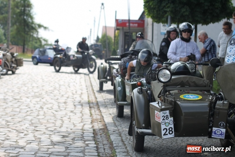 Zdjęcie w galerii na portalu naszraciborz.pl: Oldtimery zjechały dziś do Krzyżanowic  wiadomości z regionu