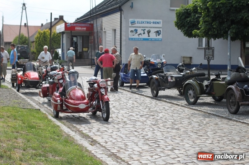 Zdjęcie w galerii na portalu naszraciborz.pl: Oldtimery zjechały dziś do Krzyżanowic  wiadomości z regionu