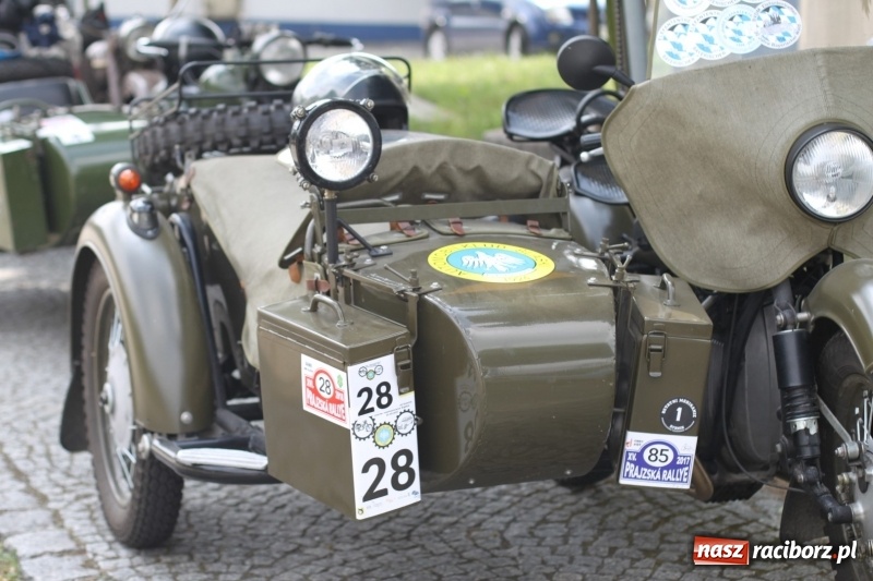 Zdjęcie w galerii na portalu naszraciborz.pl: Oldtimery zjechały dziś do Krzyżanowic  wiadomości z regionu