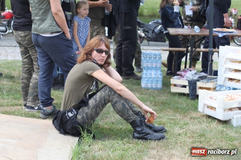 Zdjęcie w galerii na portalu naszraciborz.pl: Oldtimery zjechały dziś do Krzyżanowic  wiadomości z regionu