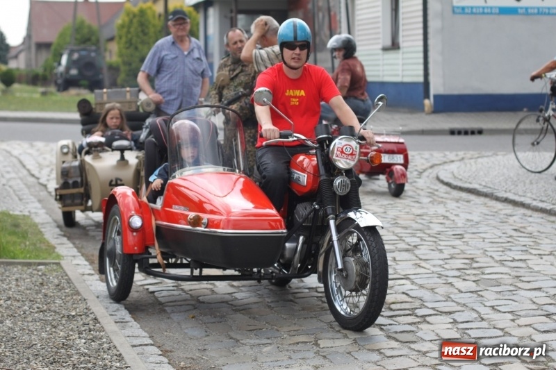 Zdjęcie w galerii na portalu naszraciborz.pl: Oldtimery zjechały dziś do Krzyżanowic  wiadomości z regionu