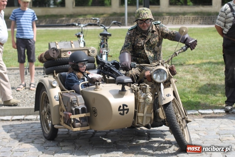 Zdjęcie w galerii na portalu naszraciborz.pl: Oldtimery zjechały dziś do Krzyżanowic  wiadomości z regionu