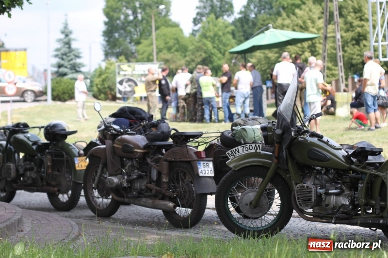 Zdjęcie w galerii na portalu naszraciborz.pl: Oldtimery zjechały dziś do Krzyżanowic  wiadomości z regionu