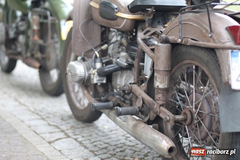 Zdjęcie w galerii na portalu naszraciborz.pl: Oldtimery zjechały dziś do Krzyżanowic  wiadomości z regionu