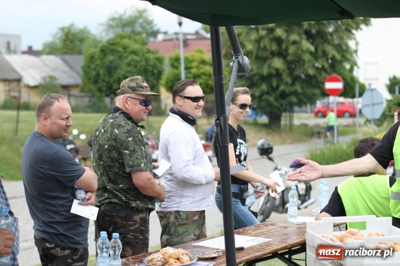 Zdjęcie w galerii na portalu naszraciborz.pl: Oldtimery zjechały dziś do Krzyżanowic  wiadomości z regionu